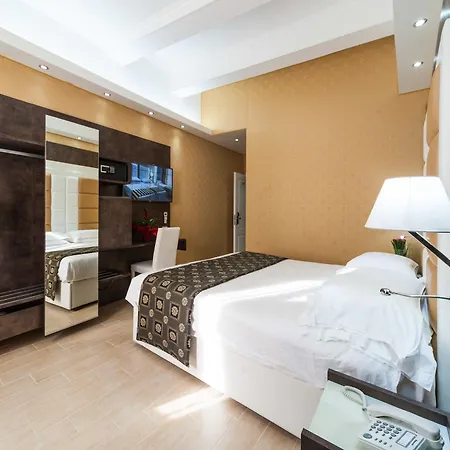 Relais Trevi 95 Boutique (adults Only) Отель
