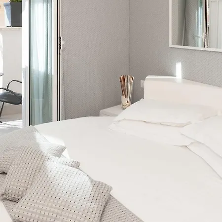 Отель Relais Trevi 95 Boutique (adults Only)