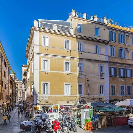 Relais Trevi 95 Boutique Hotel 4*